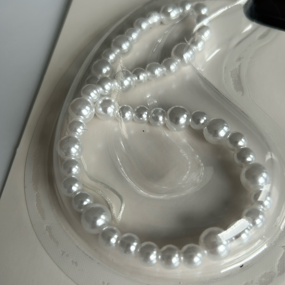 4/$20 Phone Bracelet Charms White Faux Pearl Beads New In Package - Picture 3 of 5
